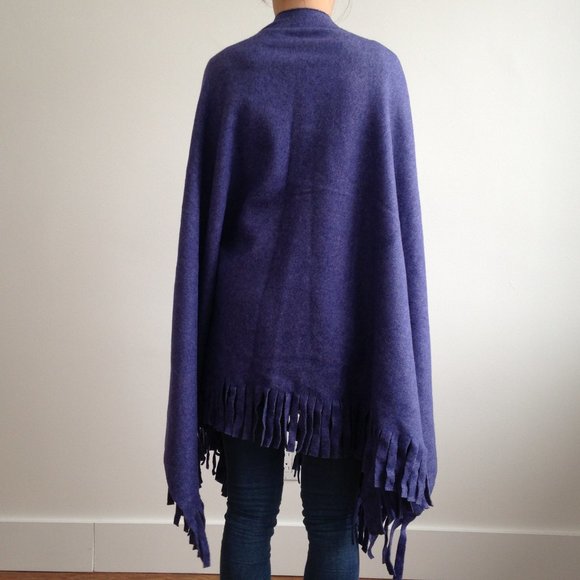 *NWOT* Purple Cozy Polar Fleece Poncho Blanket - Picture 6 of 9